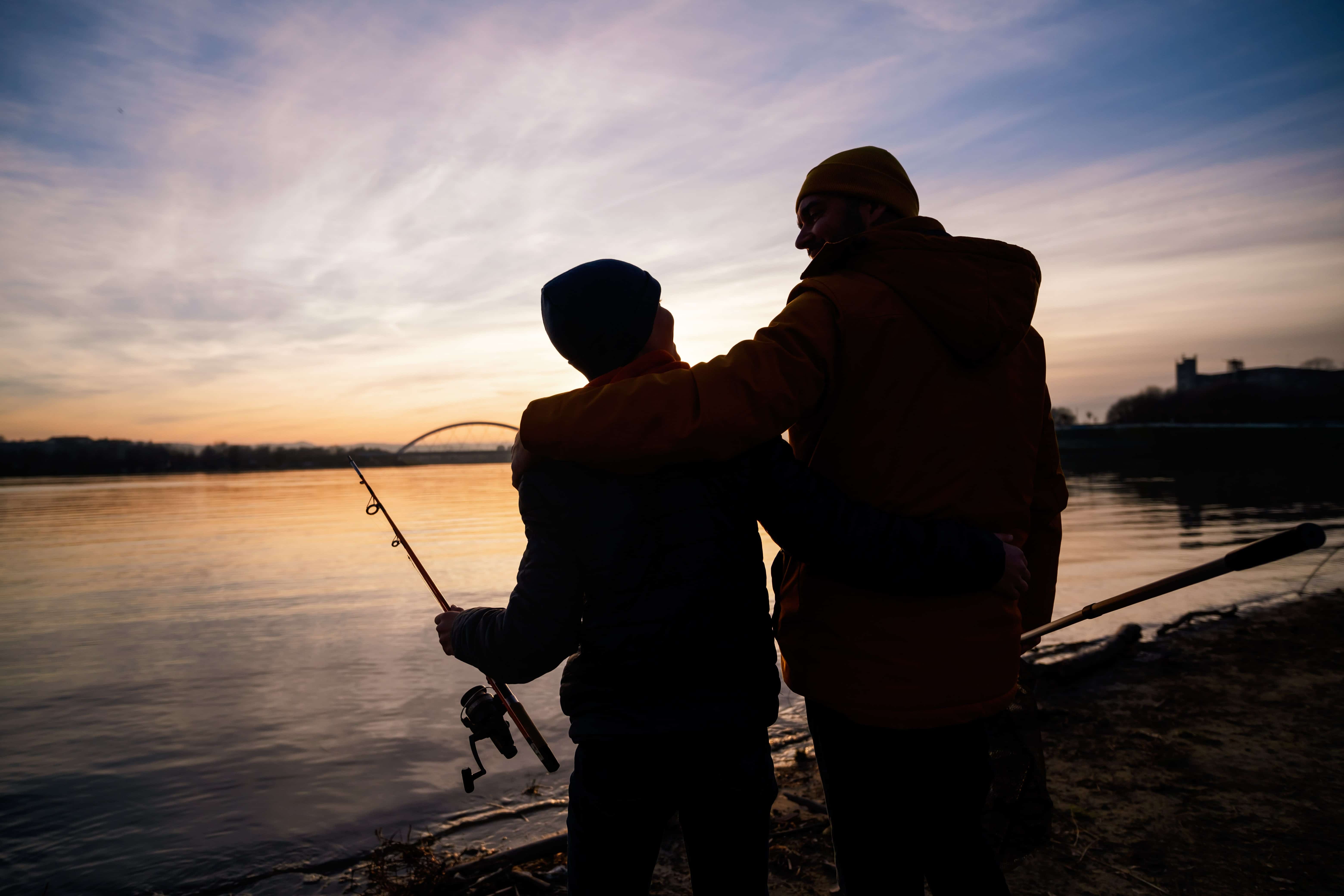 Outdoor-Moment am Wasser mit LASTENANKER Grill
